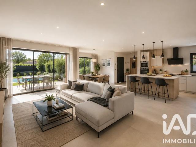 Maison vente à Nîmes, Mus