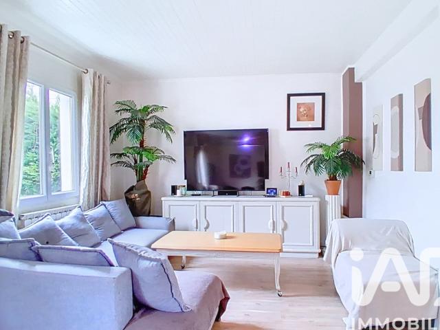 Maison vente à Versailles, Plaisir