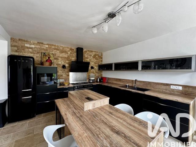 Maison vente à Fontainebleau, Poligny