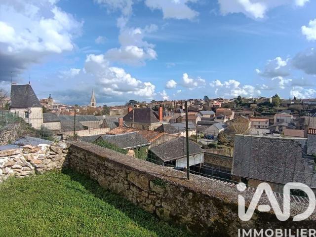 Maison vente à Parthenay, Irais