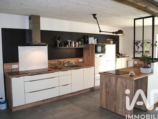 Maison vente à La Rochelle, Clavette