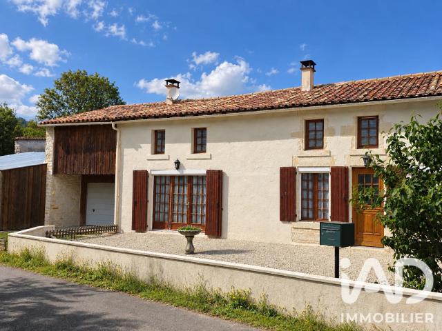 Maison vente à Monfaucon, Saint-Hilaire-la-Palud