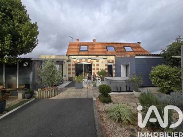 Maison vente à Bressuire, Pas-de-jeu