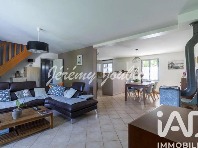 Maison vente à Le Village, Jouy-le-Moutier