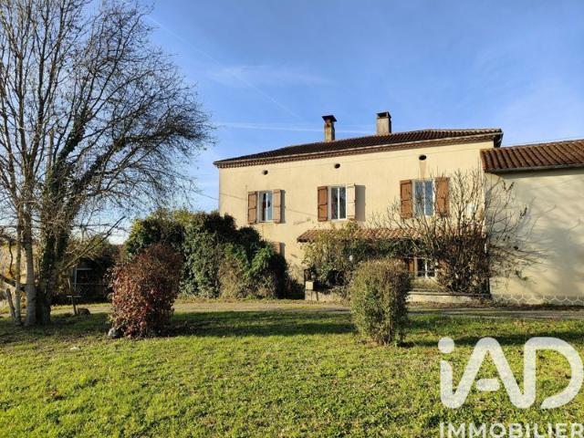 Maison vente à Nérac, Fieux
