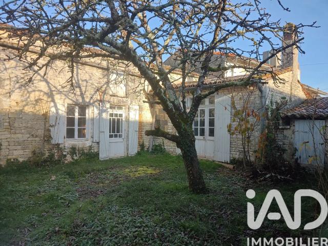 Maison vente à Saint-Jean-d'Angély, Saleignes