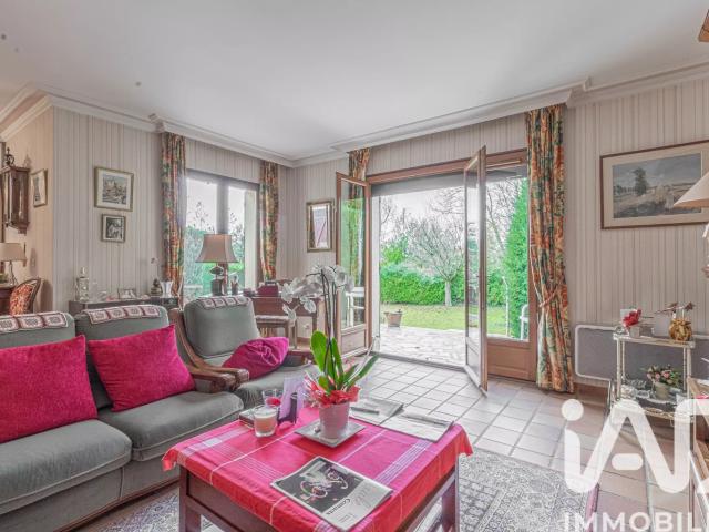 Maison vente à Saint-Germain-en-Laye, Maule