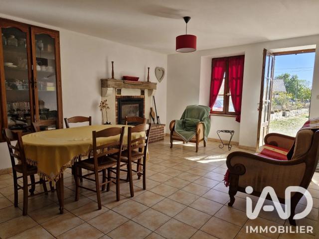 Maison vente à La Courcelle, Pleuville