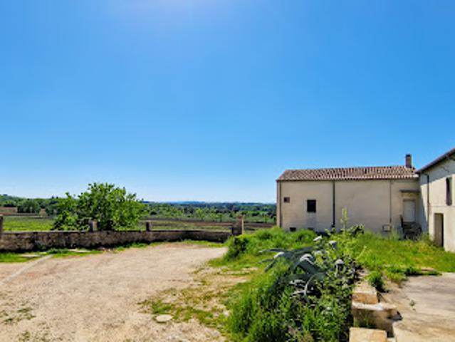 Ferme vente à Nîmes, Uzès