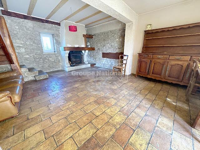 Ferme vente à Apt, Cheval-blanc
