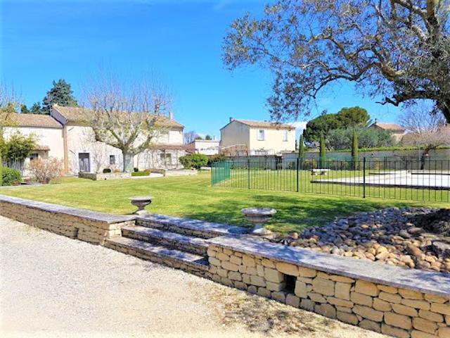 Ferme vente à Apt, Cheval-blanc