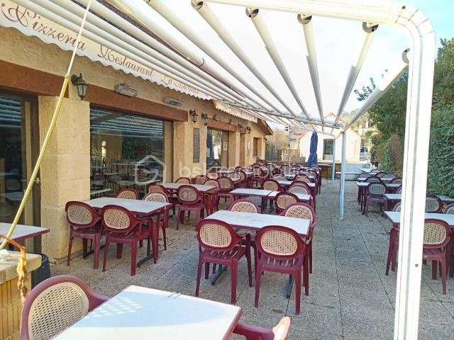 Local Commercial vente à Sarlat-la-Canéda, Les Eyzies-de-tayac-sireuil