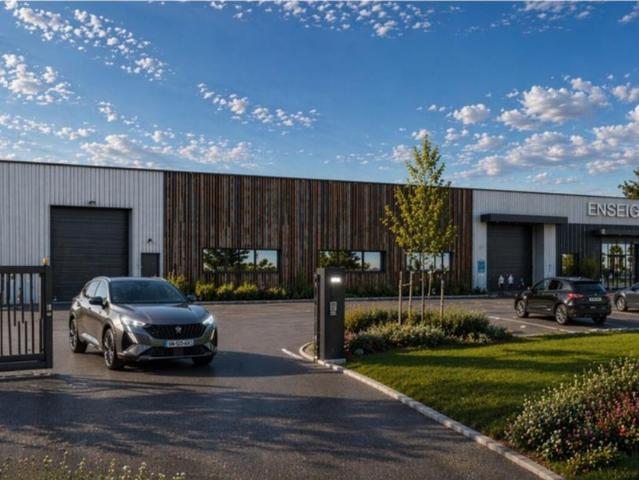 Local Commercial vente à Bourg-en-Bresse, Guéreins