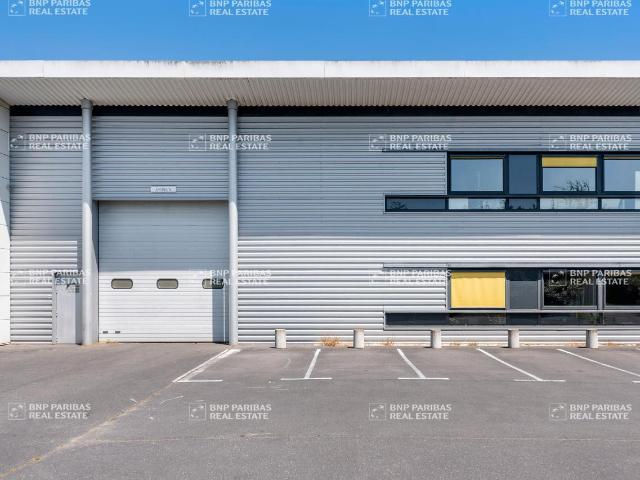 Local Commercial vente à Bondoufle, Essonne