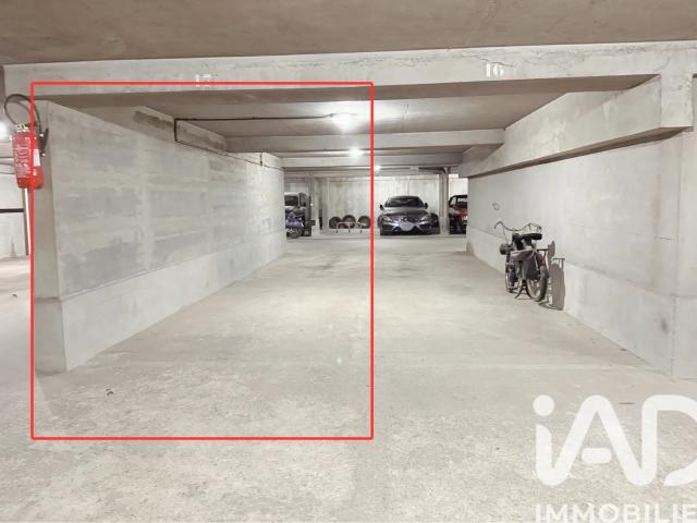 Garage vente à Paris, Île-de-France