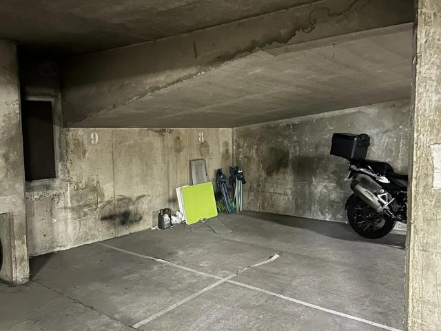 Garage vente à Paris, Île-de-France