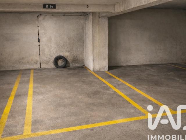 Garage vente à Paris, Île-de-France