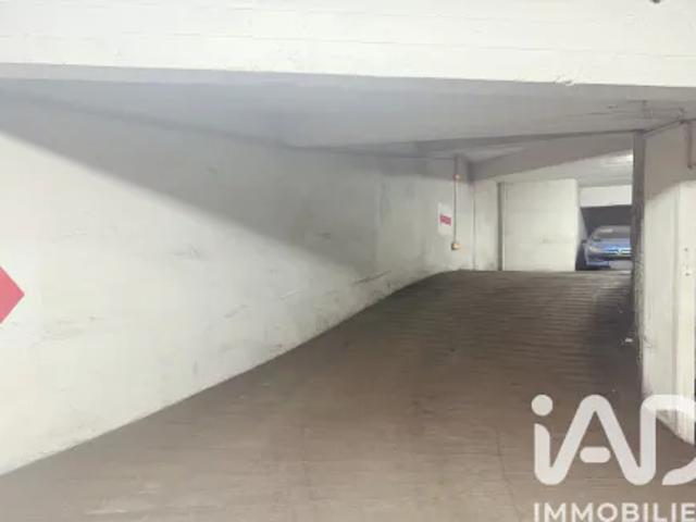 Garage vente à Paris, Île-de-France