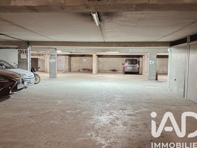 Garage vente à Paris, Île-de-France