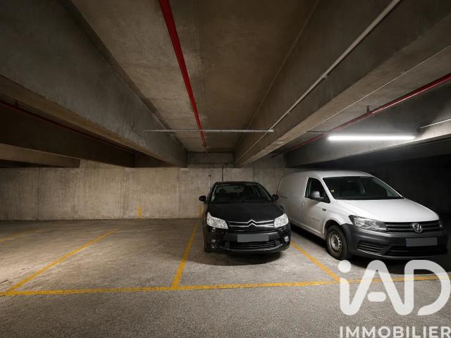 Garage vente à Paris, Île-de-France