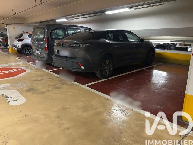 Garage vente à Paris, Île-de-France
