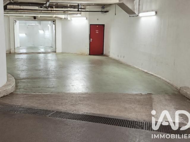 Garage vente à Paris, Île-de-France