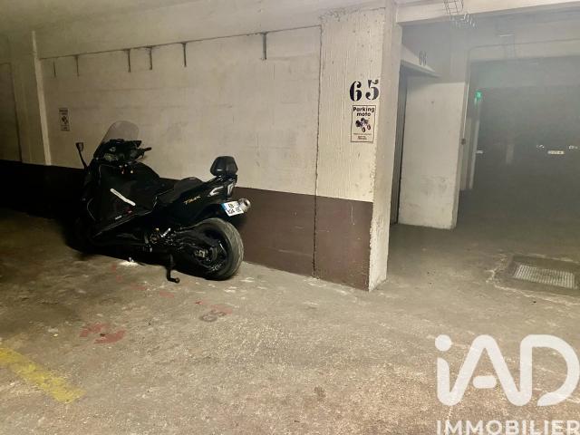 Garage vente à Paris, Île-de-France