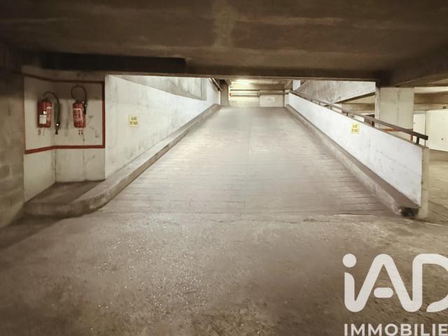 Garage vente à Paris, Île-de-France