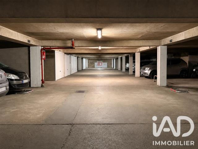Garage vente à Paris 11e Arrondissement, Paris
