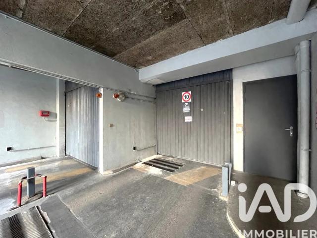 Garage vente à Paris, Île-de-France