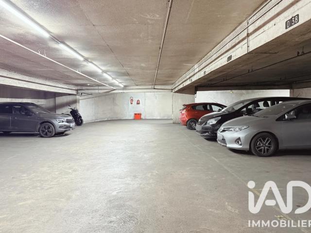 Garage vente à Paris, Île-de-France