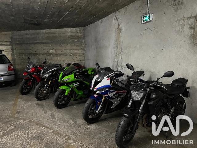 Garage vente à Paris, Île-de-France