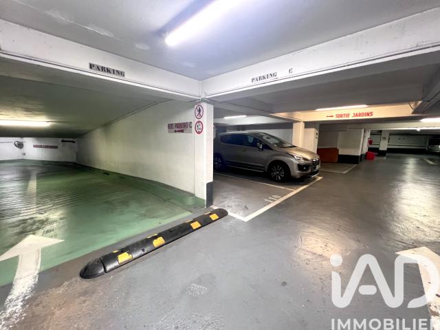 Garage vente à Paris, Île-de-France