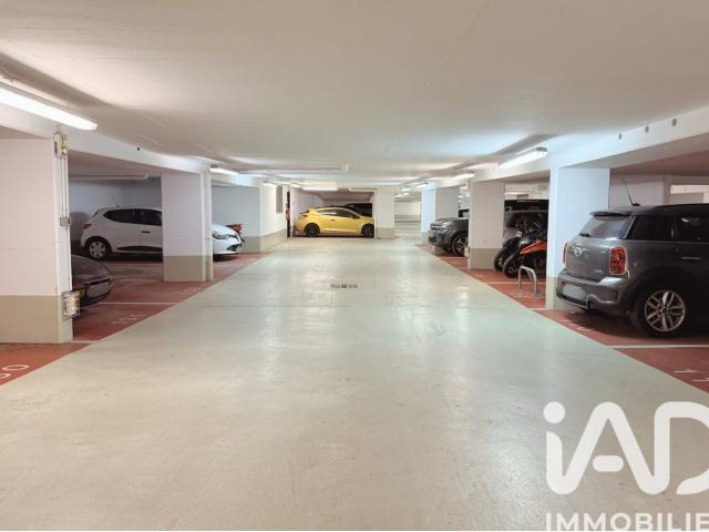 Garage vente à Paris, Île-de-France