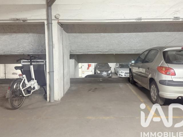Garage vente à Paris, Île-de-France