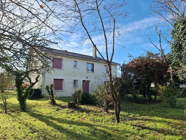 Maison vente à Confolens, Saint-angeau