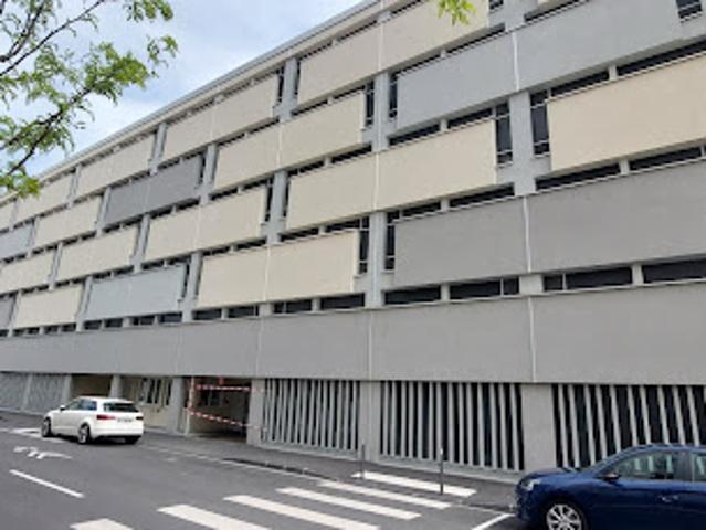 Garage vente à Clermont-Ferrand, Clermont-ferrand