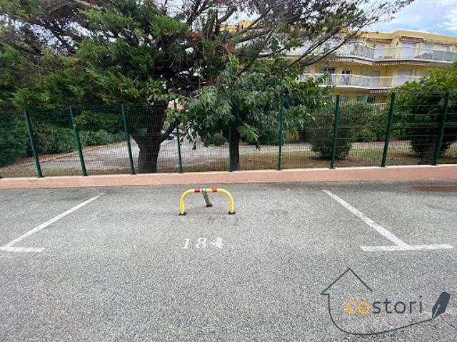 Garage vente à Arrondissement de Draguignan, Fréjus