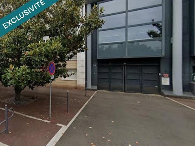 Garage vente à Quartier Les Hauts d'Issy / Les Epinettes / Le Fort, Issy-les-Moulineaux