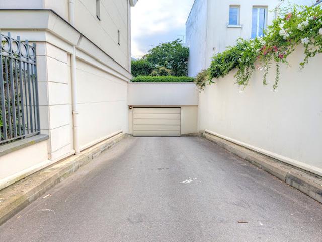 Garage vente à Nanterre, Courbevoie