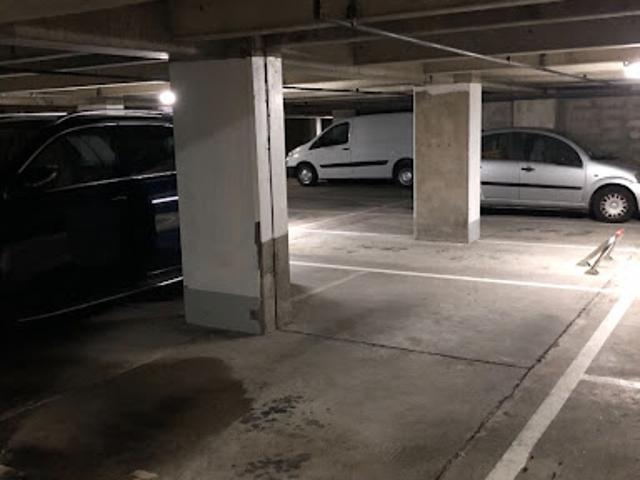 Garage vente à Paris, Île-de-France