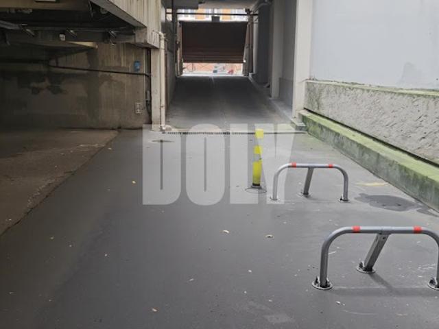 Garage vente à Paris, Île-de-France