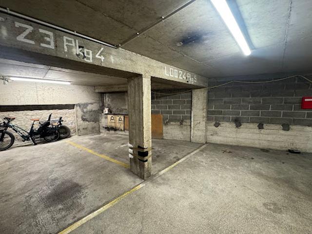 Garage vente à Paris, Île-de-France
