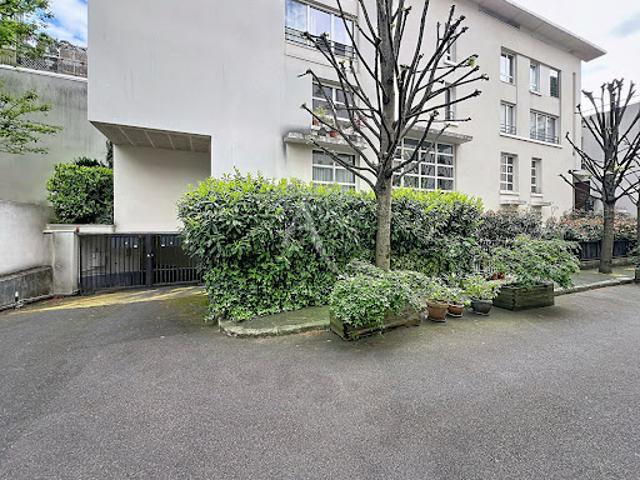 Garage vente à Paris, Île-de-France