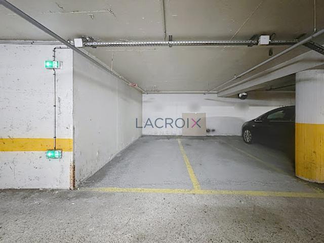 Garage vente à Paris 14e Arrondissement, Paris