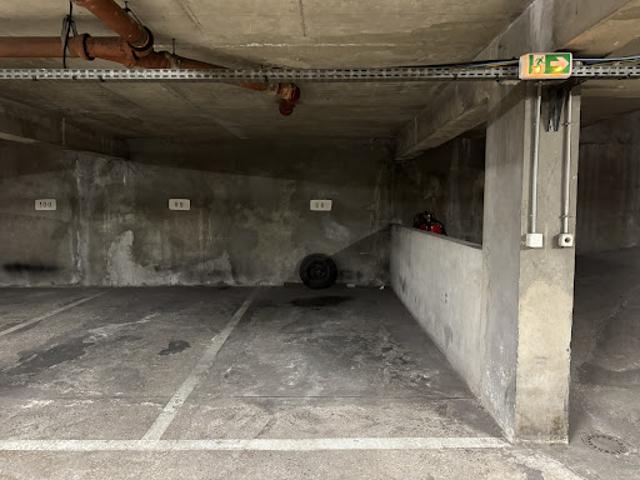 Garage vente à Paris, Île-de-France