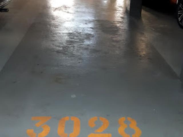Garage vente à Paris, Île-de-France