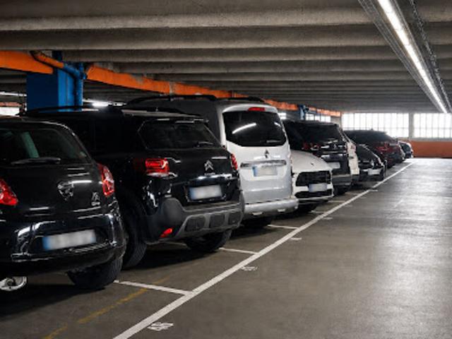 Garage vente à Paris, Île-de-France