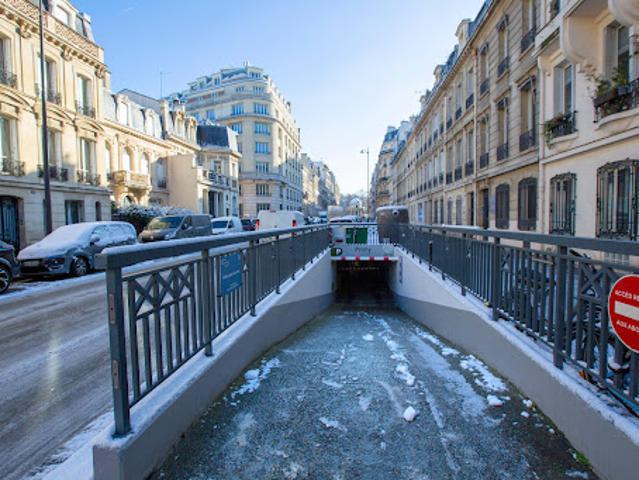 Garage vente à Paris, Île-de-France