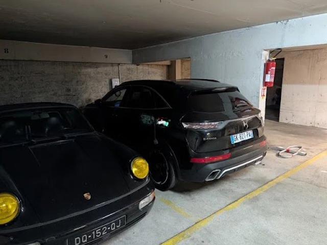 Garage vente à Paris 17e Arrondissement, Paris